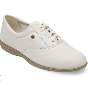 NWOT Easy Spirit Motion Cream Leather Oxford sneakers comfort shoes Womens Sz 7
